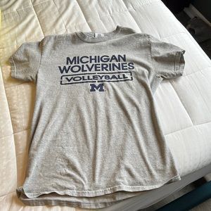 light gray michigan volleyball t-shirt
